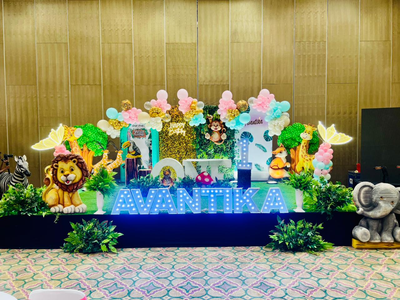 Birthday decor by Crazy Event
